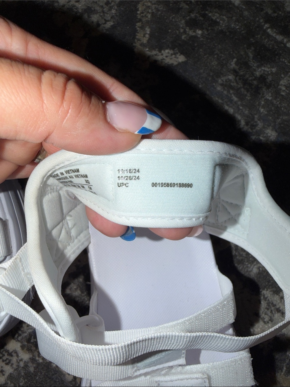 Nike Women’s Icon Classic 4 strap platinum Triple white sandals size 10 DH0224 - Picture 7 of 8